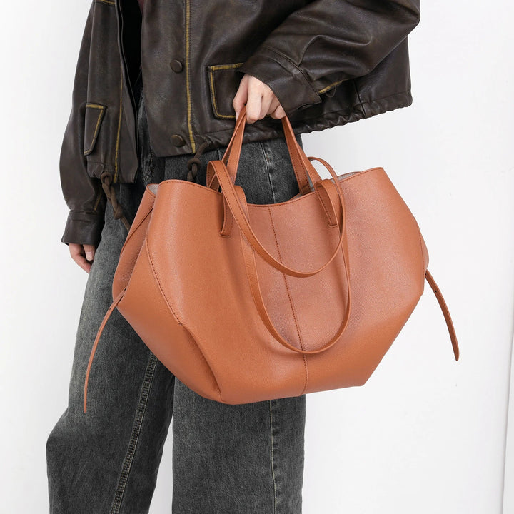 Premium women's leather handbag, a luxurious fashion accessory and versatile daily purse.