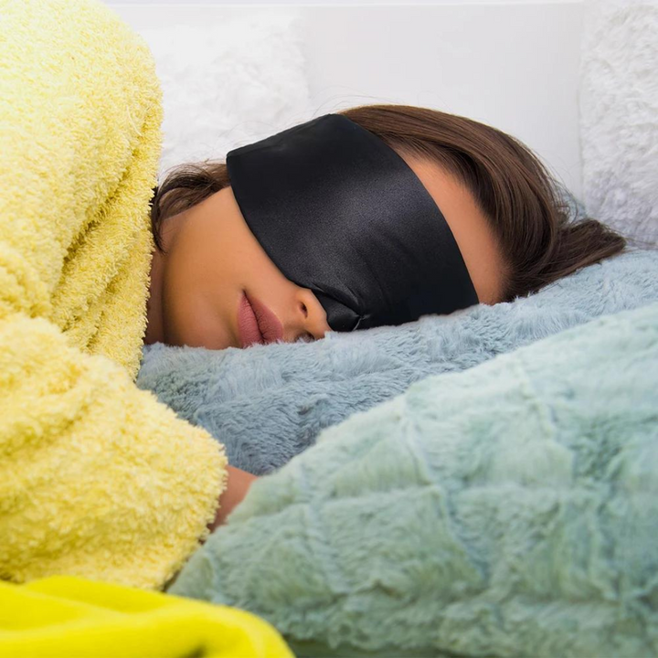 Luxury silk sleep mask for deep, comfortable sleep. Unisex eye mask, hypoallergenic mulberry silk.