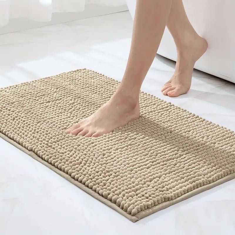 Durable non-slip chenille bath mat, super soft and absorbent, perfect for daily bathroom use.