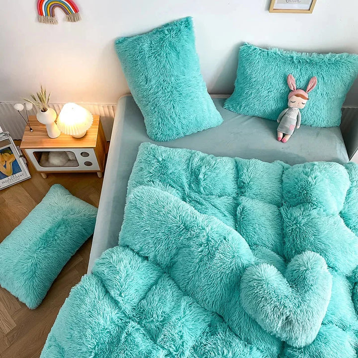 Plush velvet fluffy duvet cover set, providing luxurious soft touch & cozy comfort for bedding.