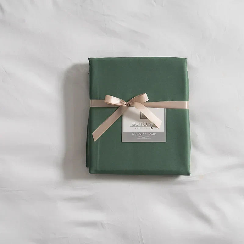 Exquisite natural silk duvet cover, soft, temperature regulating, and elegant.