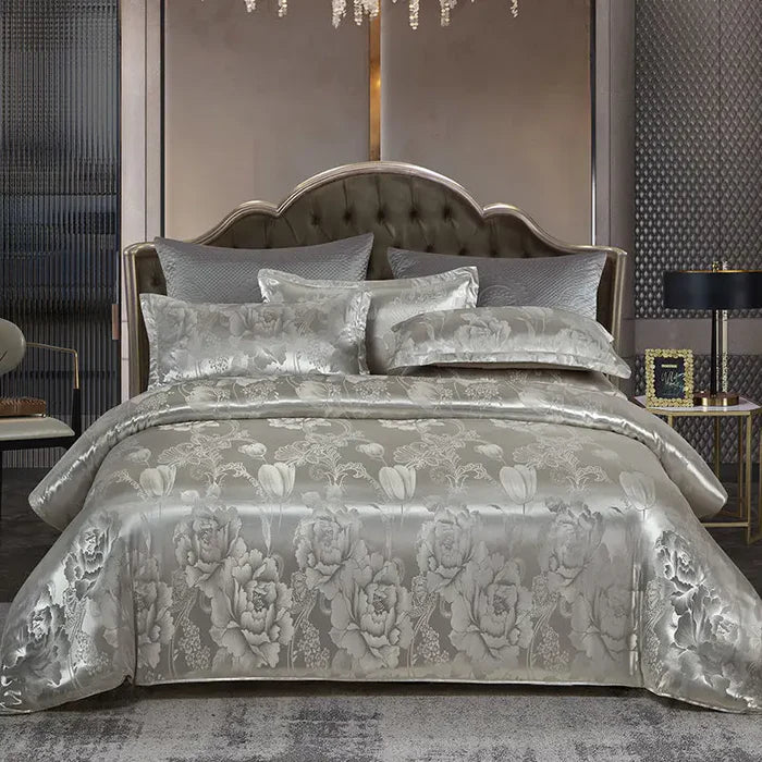 Elegant satin duvet cover, ideal for a luxurious and modern bedroom aesthetic.