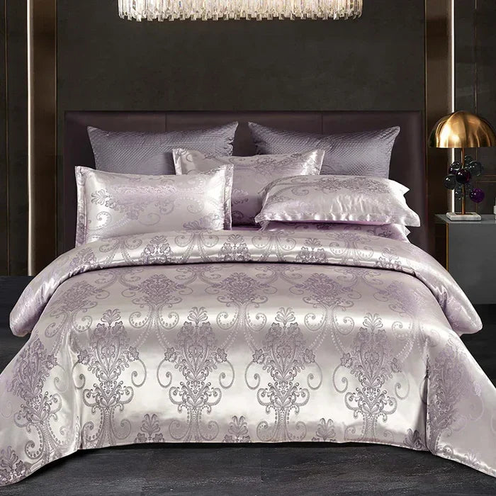 Comfortable satin duvet cover with pillowcases, perfect for a restful sleep.