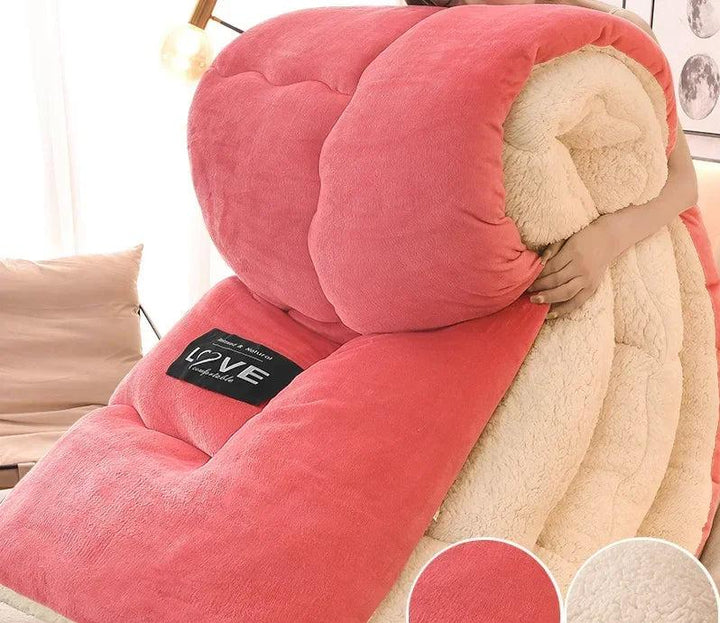 Soft, luxurious winter duvet blanket with premium flannel fleece, ensuring cozy warmth for your cold-weather nights.