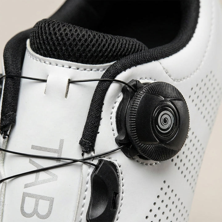 Comfortable men's ergonomic cycling shoes for indoor biking, performance fit