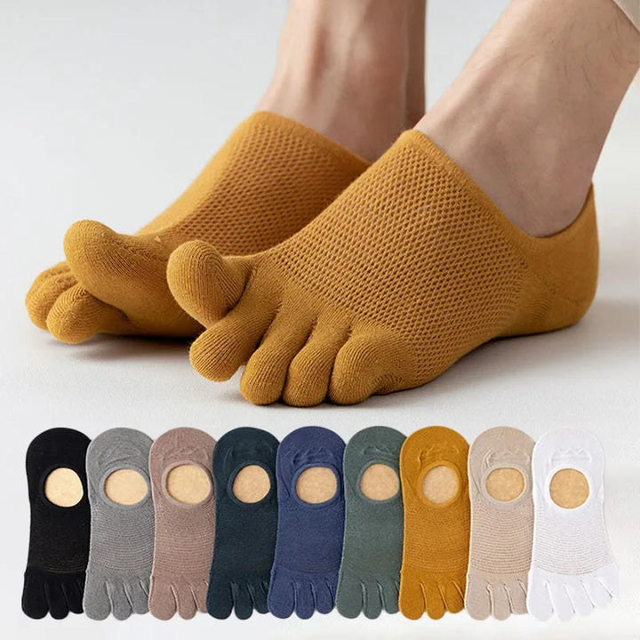 Men's 3-pack no-show toe socks for ultimate comfort and everyday wear.