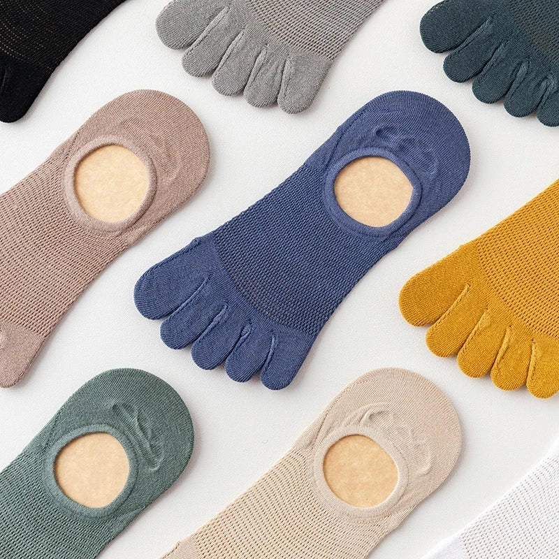 Men's 3-pack no-show toe socks, comfort-focused and breathable for invisible everyday wear.