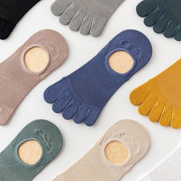 Men's 3-pack no-show toe socks, comfort-focused and breathable for invisible everyday wear.