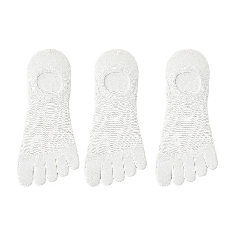 Men's accessories: 3-pack no-show toe socks for daily comfort and invisible style.