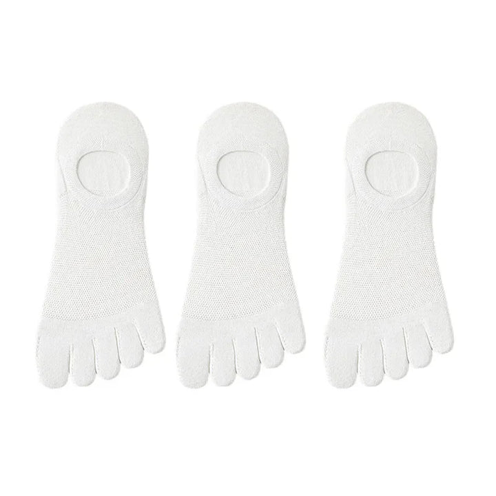Men's accessories: 3-pack no-show toe socks for daily comfort and invisible style.