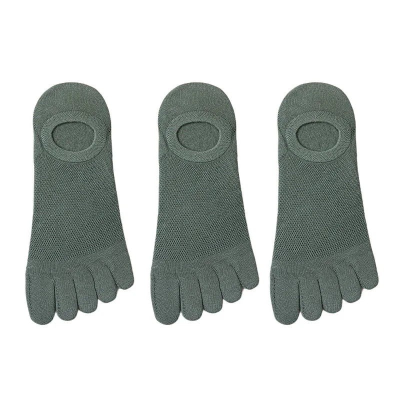 Casual men's 3-pack no-show toe socks, designed for everyday comfort & invisible sock wear.