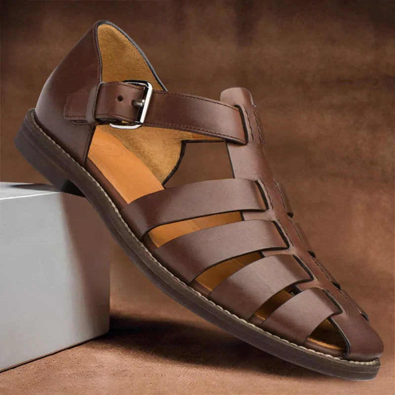 Close-up: Adjustable straps on men's comfort sandals, ideal for breathable casual summer wear & support.