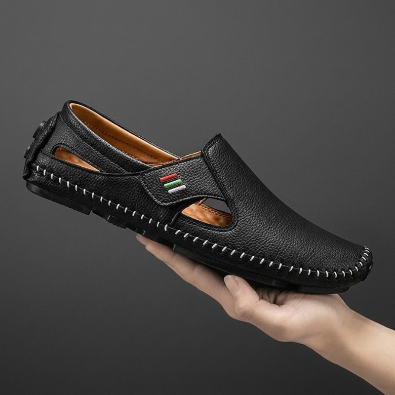 Modern men's adjustable comfort sandals, open-toe style for everyday summer fashion.