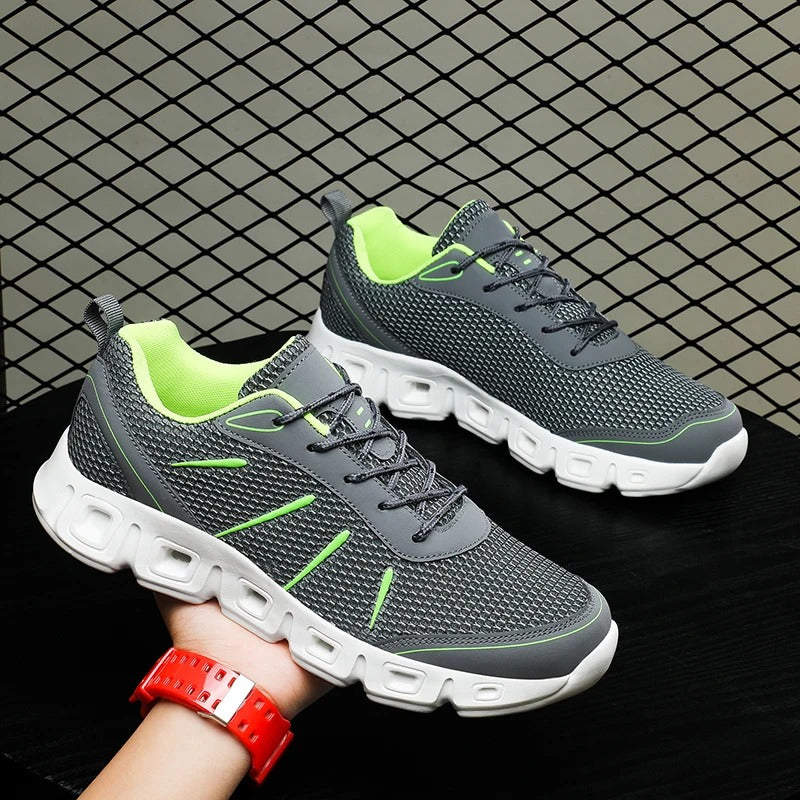 Gray AeroFlex men's running shoes. Ideal for gym workouts, jogging, and athletic training.