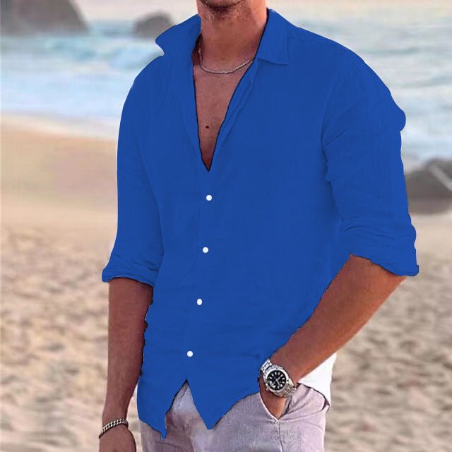 Regular fit men's long sleeve button-down top, airy and breathable for warm summer days.