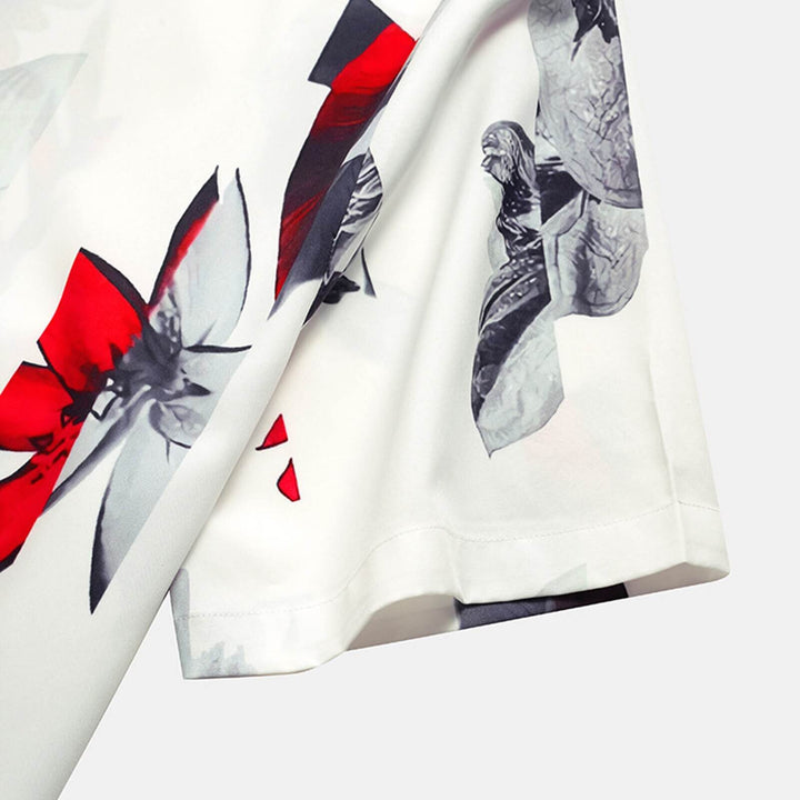 Stylish men's summer shirt with tropical pattern, button-up and short sleeves, suitable for holiday fashion