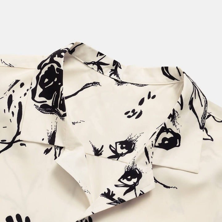 Holiday-ready men's tropical print shirt, short sleeve and breathable polyester, for relaxed summer days