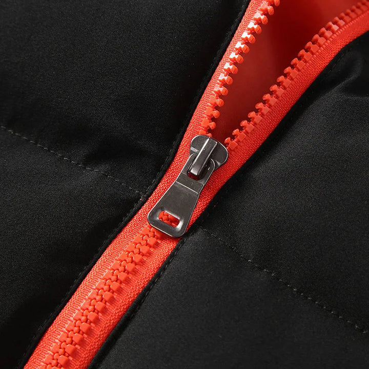 Lightweight men's puffer jacket, water-resistant Alpine Crest style for outdoor warmth and comfort.