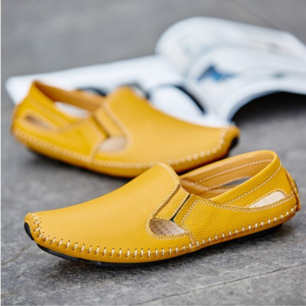 Durable Amalfi men's sandals in navy, designed for breathability and all-day walking comfort.