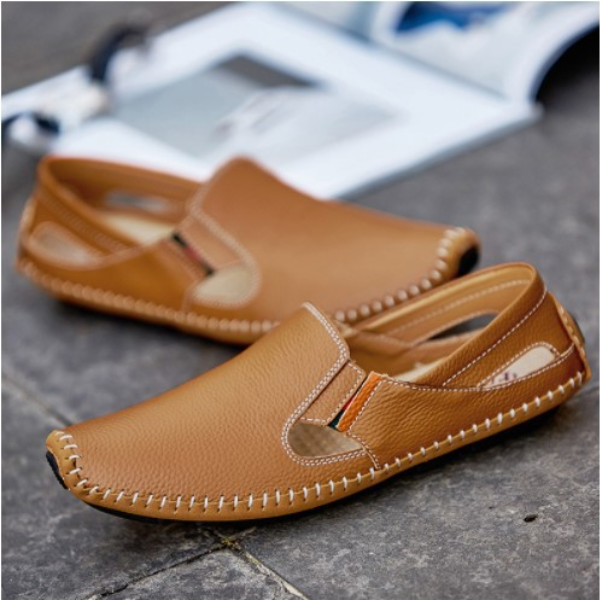 Open-toe men's Amalfi sandals, perfect for vacation and all-day casual wear.