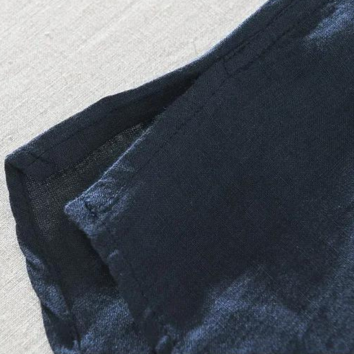 Men's fashion popover shirt, comfortable and stylish with a relaxed fit, ideal for casual wear.