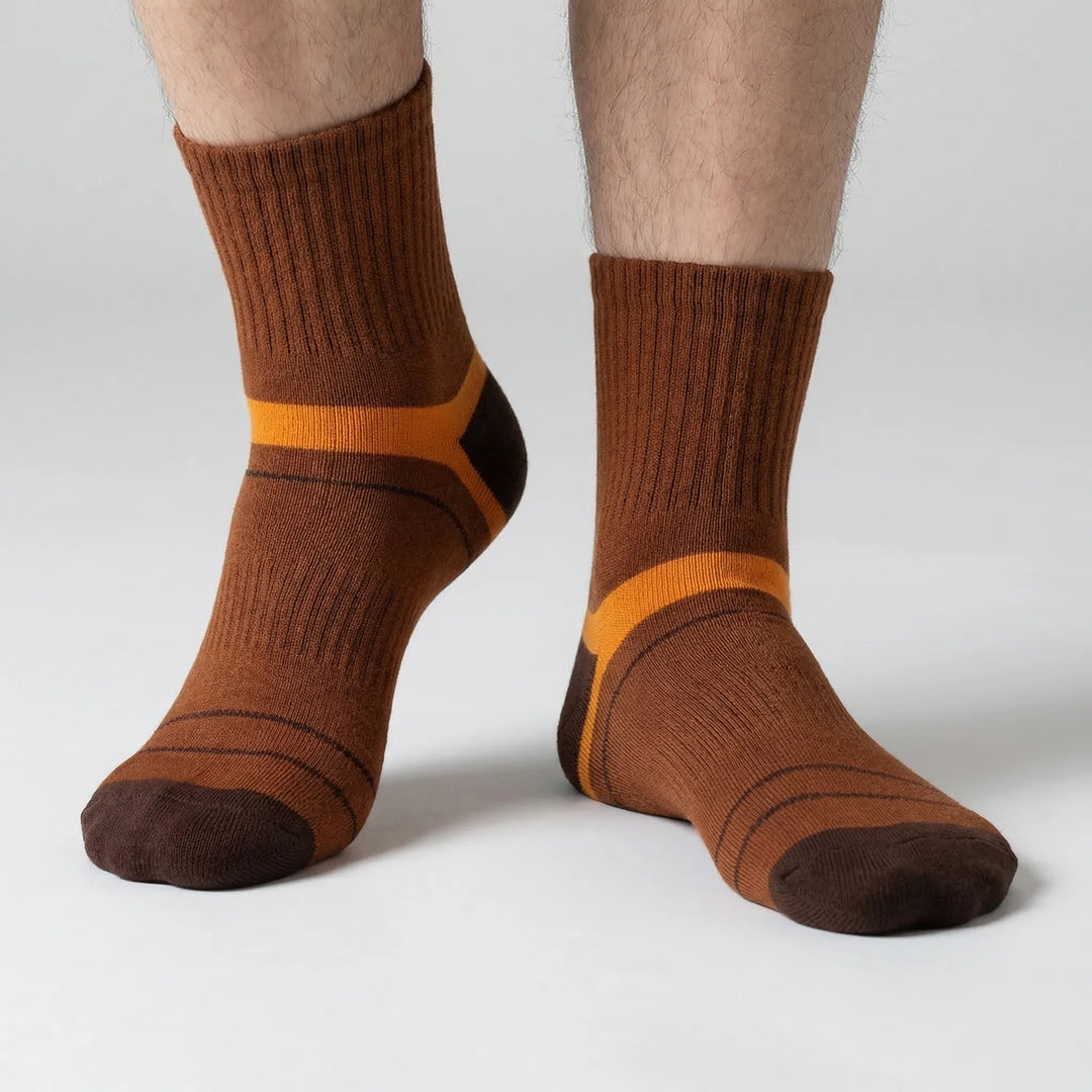 Durable men's ankle athletic socks, offering superior cushioning & ventilation for active lifestyles.