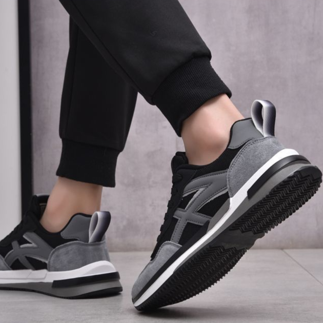 Gray lightweight men's sneakers, Apollo-inspired, perfect for casual walks & daily comfort.