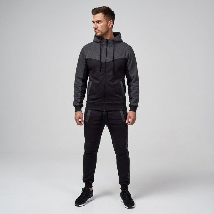 Sporty men's polyester tracksuit for active outdoor and indoor training sessions
