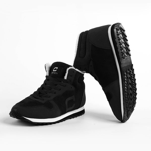 Bjorn men's adventure-ready warm winter snow boots with anti-slip grip for exploring icy landscapes.