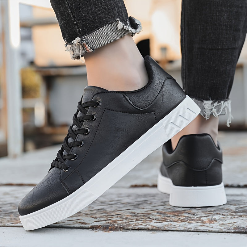 Stylish men's black comfort shoes, durable and breathable, ideal for everyday casual wear.