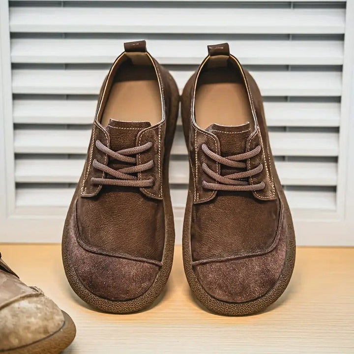 Men's orthopedic walking shoes, providing superior comfort & support for an active lifestyle.