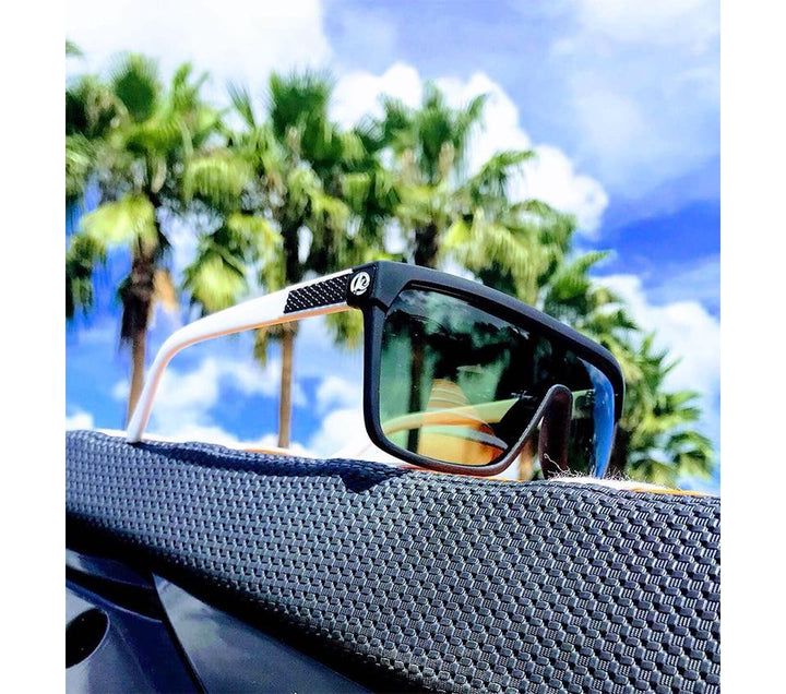 Lightweight men's eyewear: flexible polarized sunglasses with effective UV400 protection