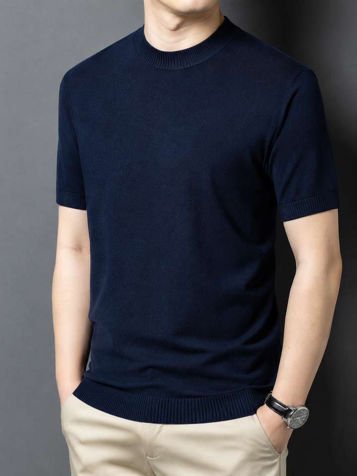 Everyday men's short sleeve t-shirt with a comfortable slim fit & sophisticated mock neck.