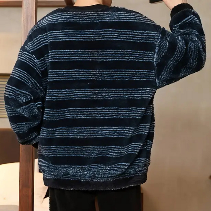 Cozy men's long-sleeve striped sweater. Versatile casual wear, ideal for winter comfort and style.