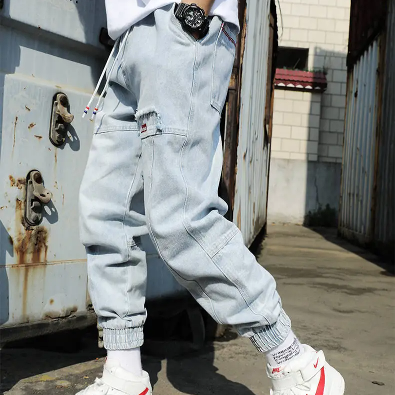 Stylish men's tapered jogger pants, perfect for gym, lounging, or comfortable casual outings.