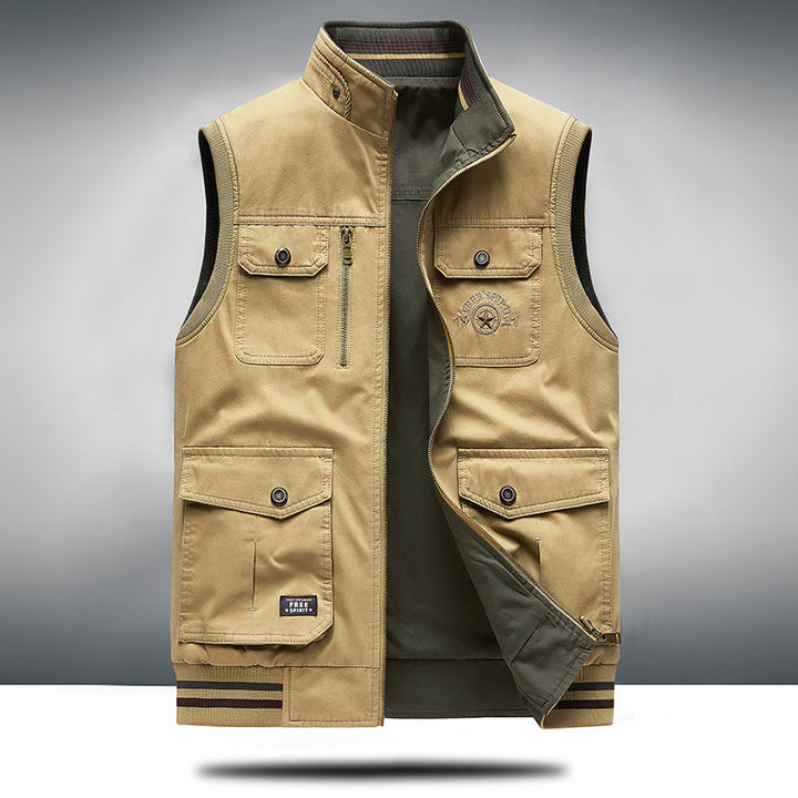 Stylish men's sleeveless cargo vest, lightweight for layering, ideal for casual streetwear outfits.
