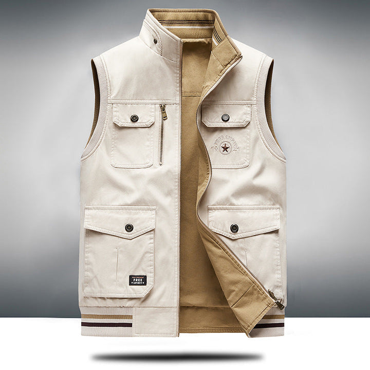 Versatile men's cotton utility cargo vest, sleeveless design with ample pockets for outdoor activities.