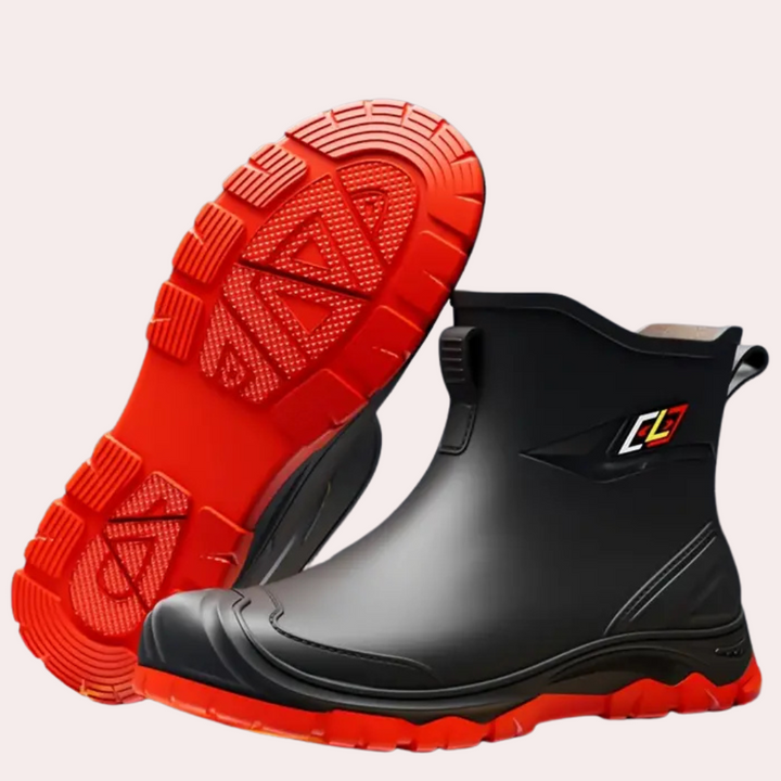 Durable men's black winter boots, insulated for warmth in cold weather. Perfect snow boots with superior grip for outdoors.