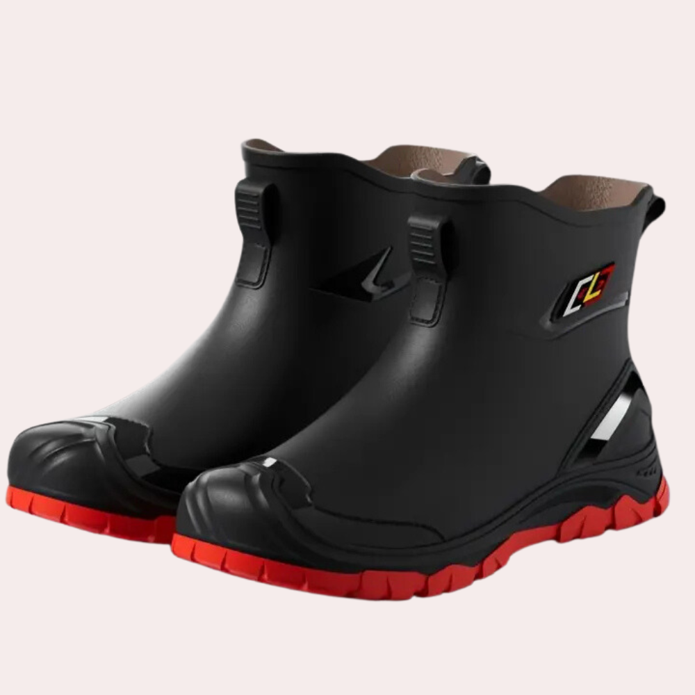 Sleek black men's winter boots offering superior grip & warmth. Insulated, anti-slip design for comfortable, durable wear.