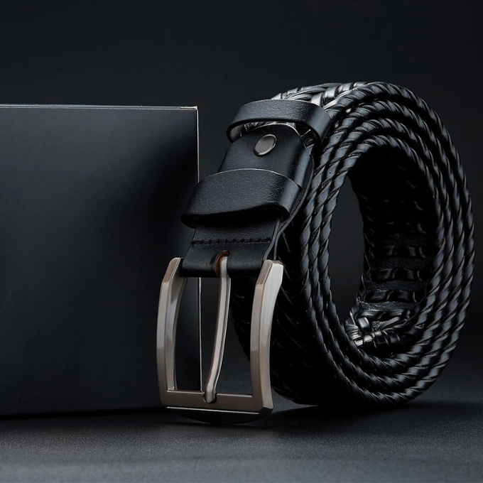 Comfortable and durable men's braided cowhide leather belt, perfect for everyday men's fashion.