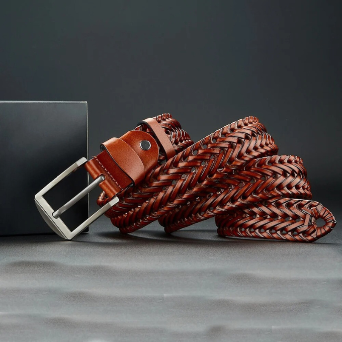 Men's quality braided leather belt, made from durable cowhide, a fashionable waist accessory.