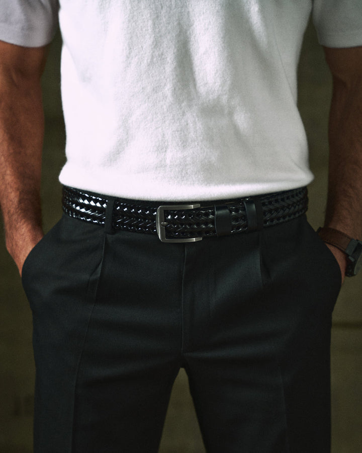 Stylish men's braided cowhide leather belt, a versatile casual belt for modern men's fashion.