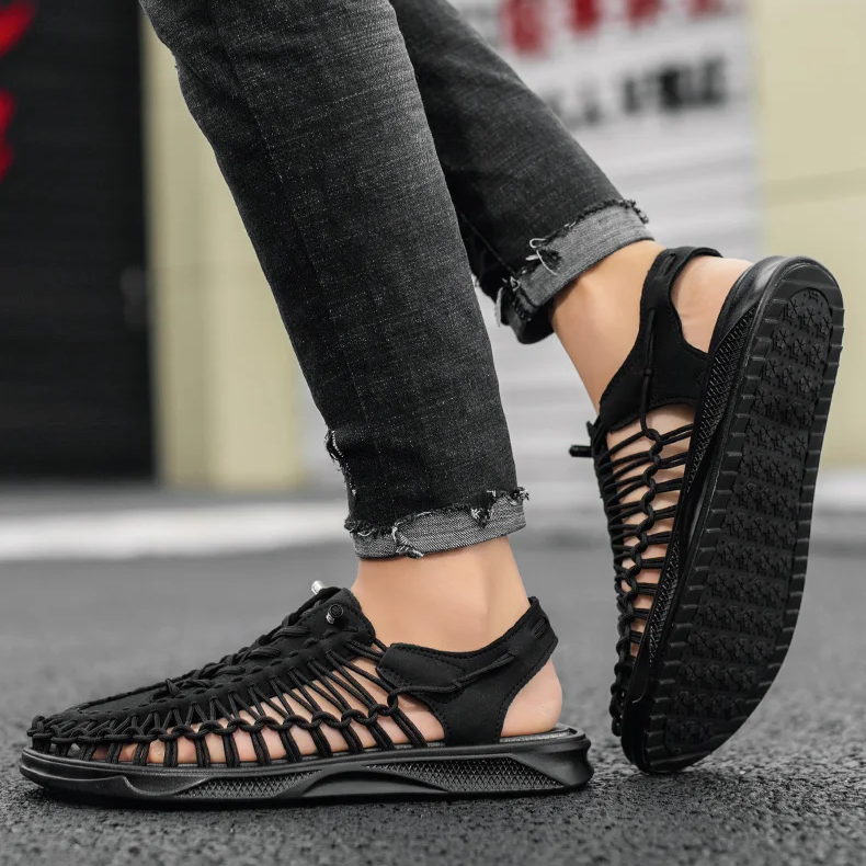 Comfortable men's summer sandals, ideal for walking.