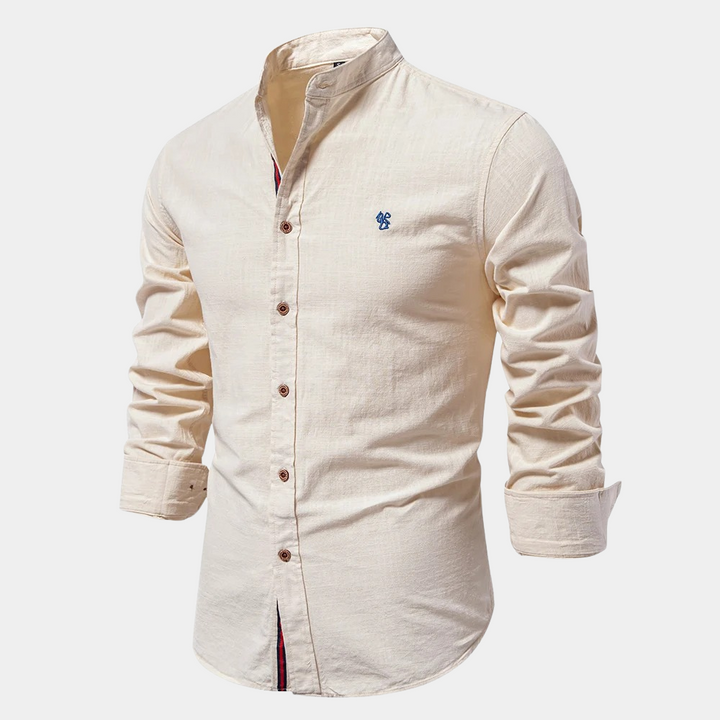 Men's breathable summer shirt in a light fabric, perfect for staying cool and stylish on warm days.
