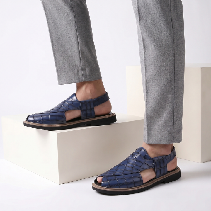 Men's Brenton durable outdoor sandals for hiking & adventure. Comfortable summer footwear with secure fit.