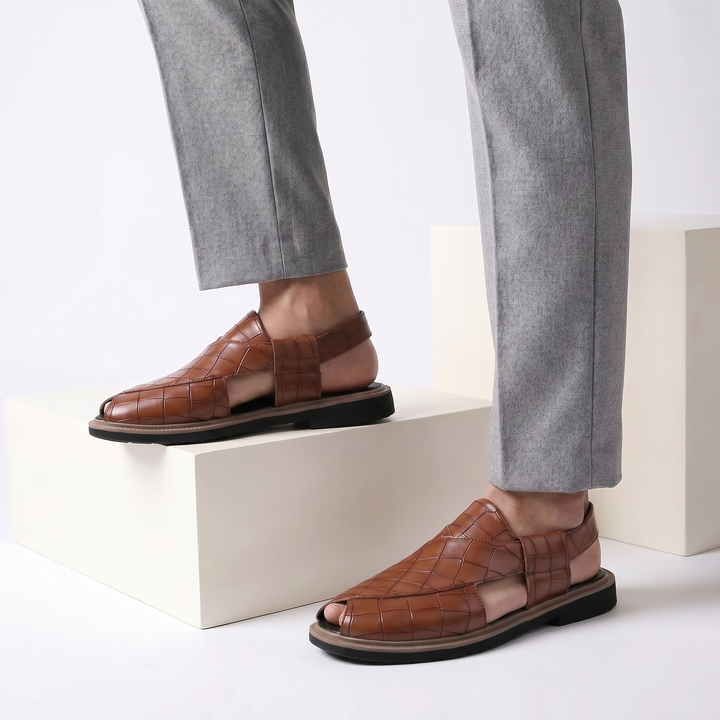 Brenton men's outdoor sandals with secure fit, great for hiking, walking, and casual summer wear. Durable comfort.