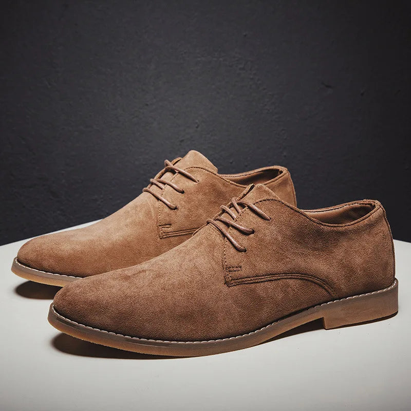 Comfortable men's suede derby shoes, ideal for all-day wear with a sophisticated and stylish look.