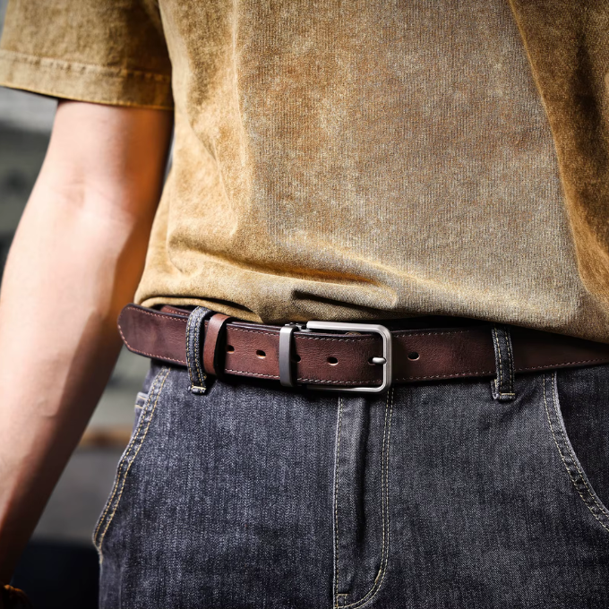 Sleek black Buckhorn men's full-grain leather belt, durable and versatile fashion accessory.