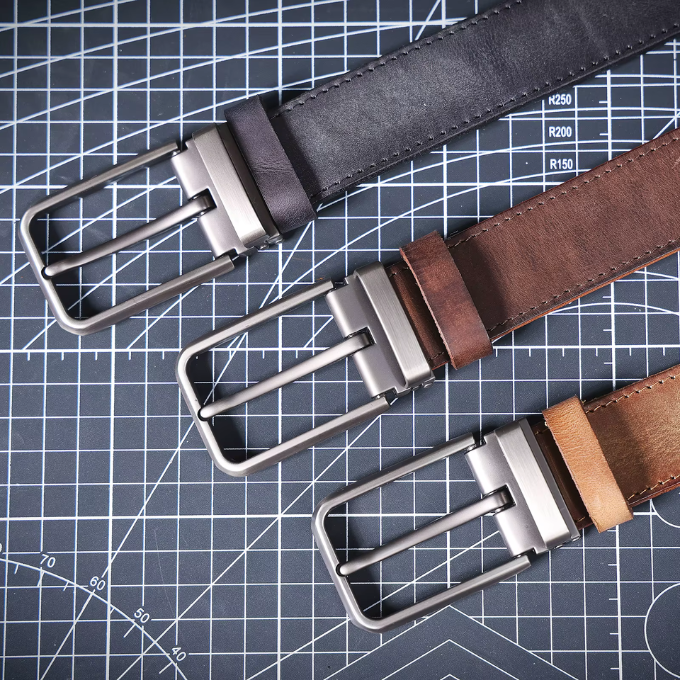 Buckhorn black full-grain leather men's belt, a durable casual accessory for daily wear.