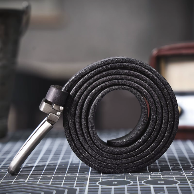 Classic men's black Buckhorn full-grain leather belt, a versatile waist accessory.